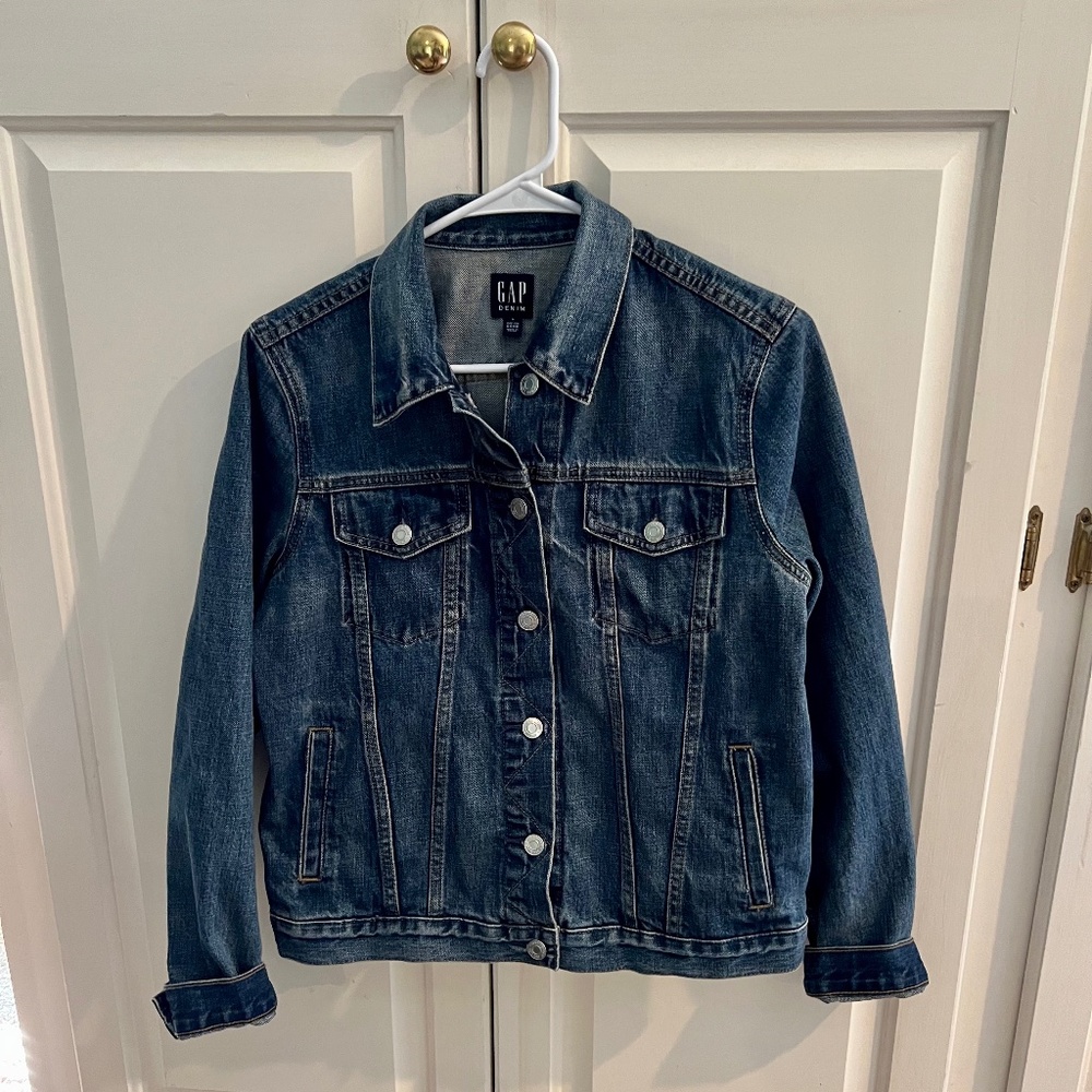 Gap Denim Jean Jacket size Medium